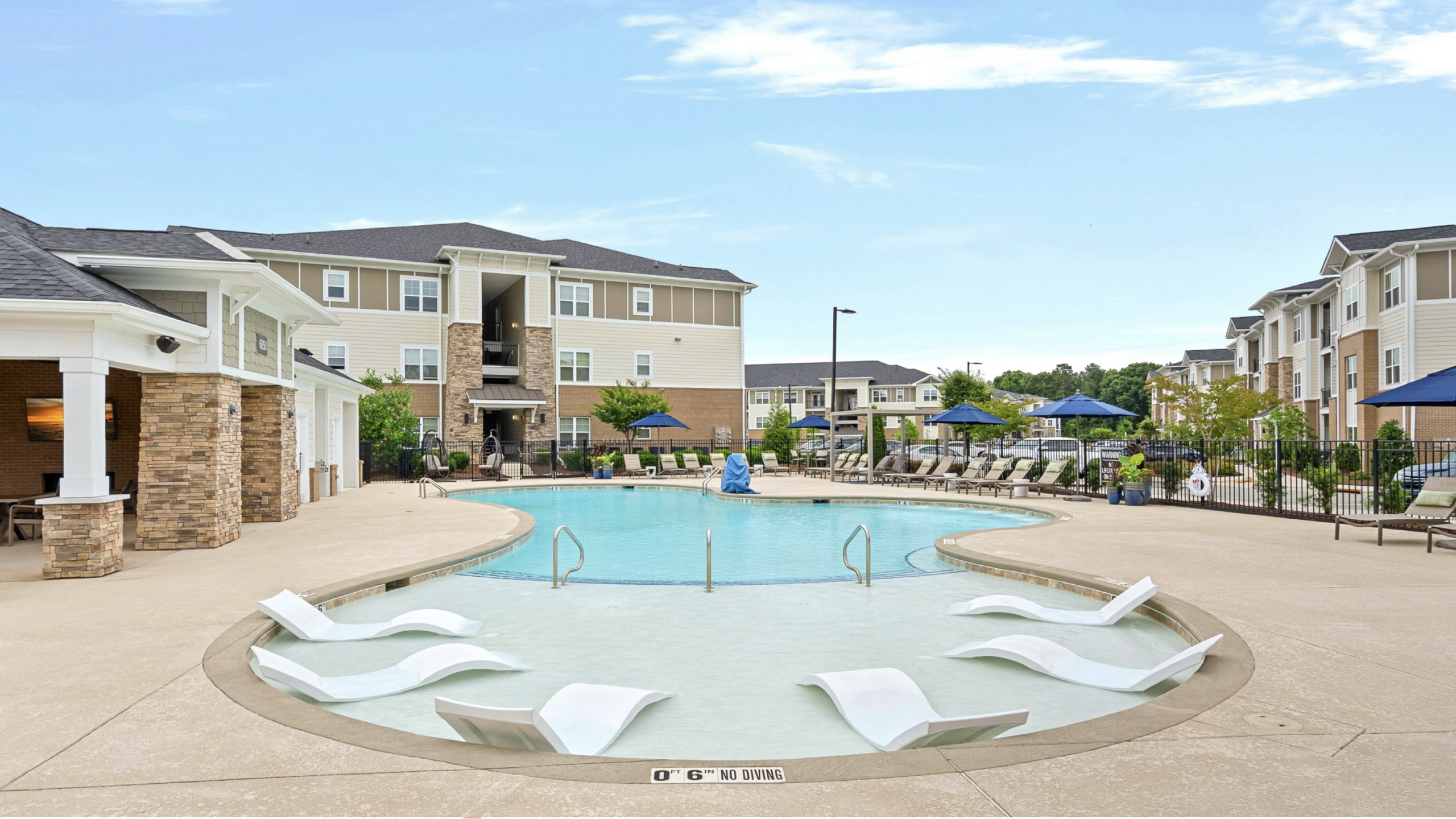 Hawthorne at Holly Springs pool and clubhouse